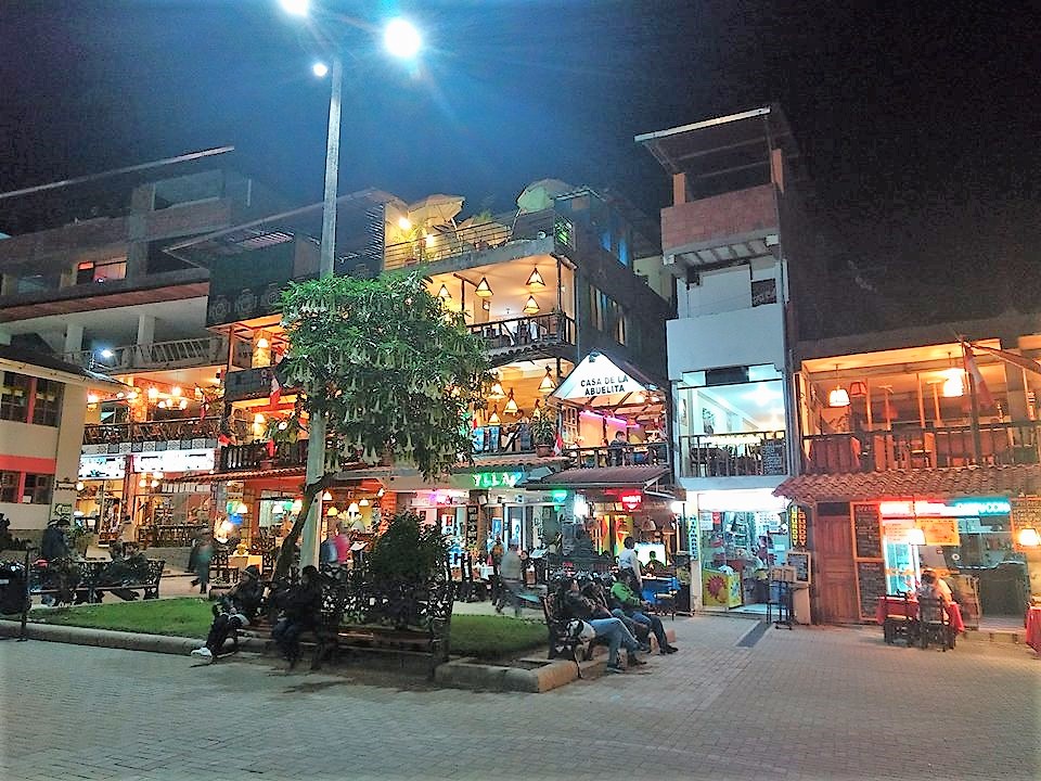 Aquas calientes main square at night